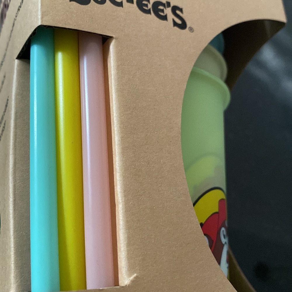 NWT Buc-ee's Color Changing (5) Tumblers with Lids and Straws PRICE FIRM!! - Picture 3 of 11